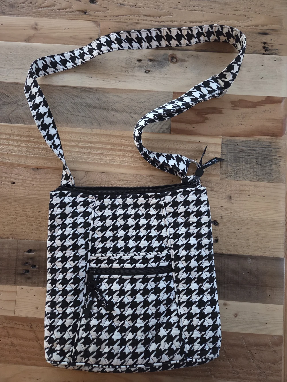 Vera Bradley Black & White Quilted Houndstooth Crossbody - Picture 1 of 10